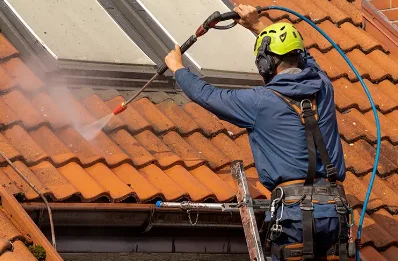 Démoussage et hydrofuge de toiture à Montbré